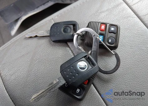 2005 Mercury Grand Marquis Ls/Lse из США, поврежденный, VIN 2MHFM75W05X638599